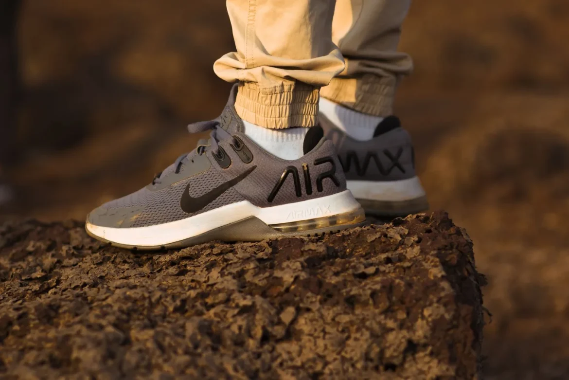 Best Men’s Sneakers: How to Choose - mens sneakers