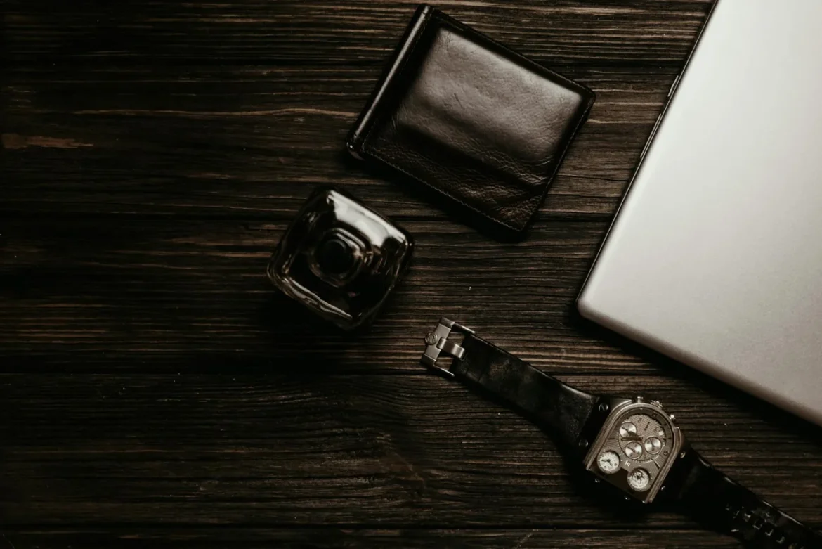 Bi-Fold Wallets for Men: How to Choose - bi fold wallets for men