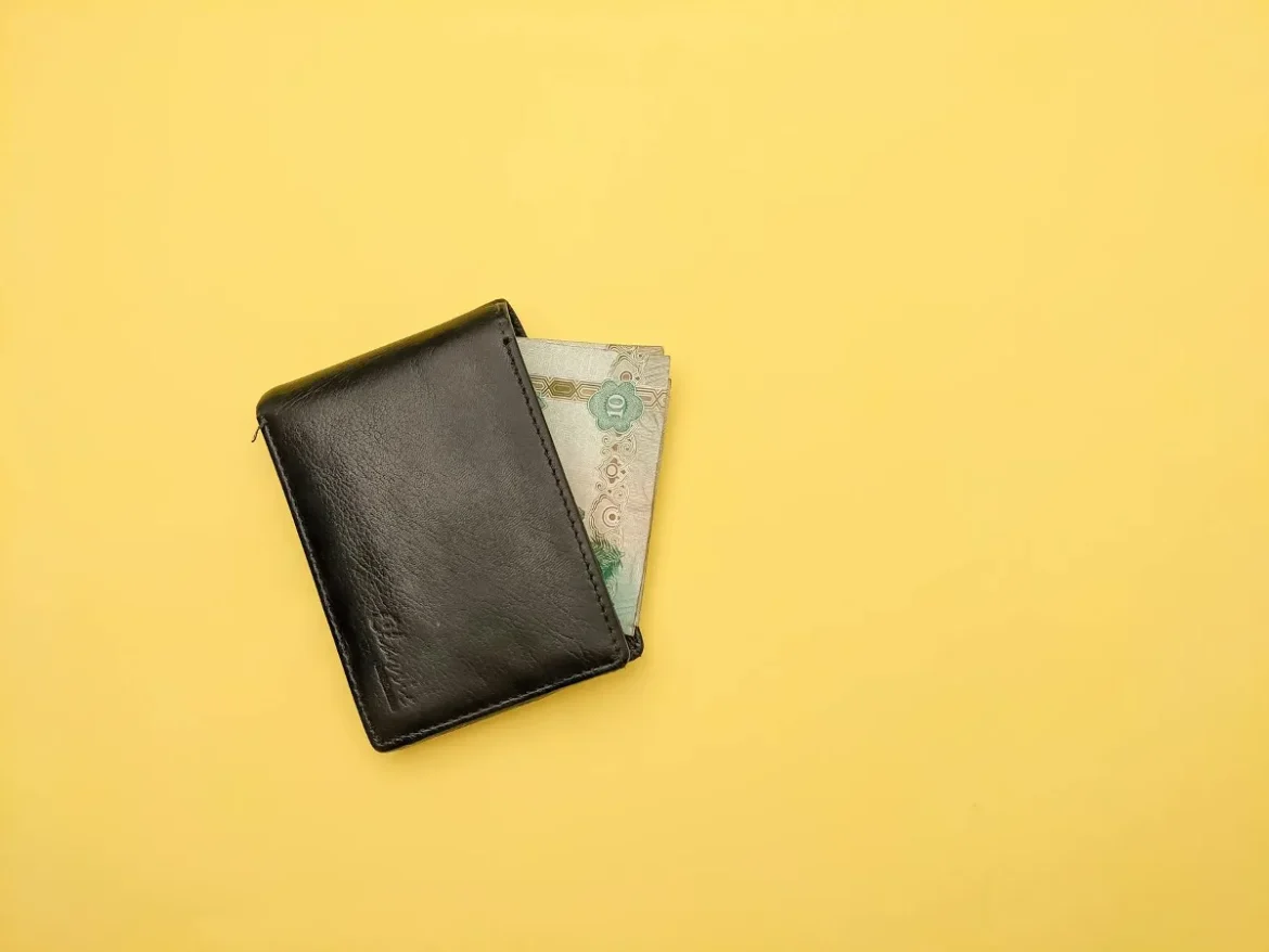 Best Bi-Fold Leather Wallets for Men - bi fold wallets for men leather