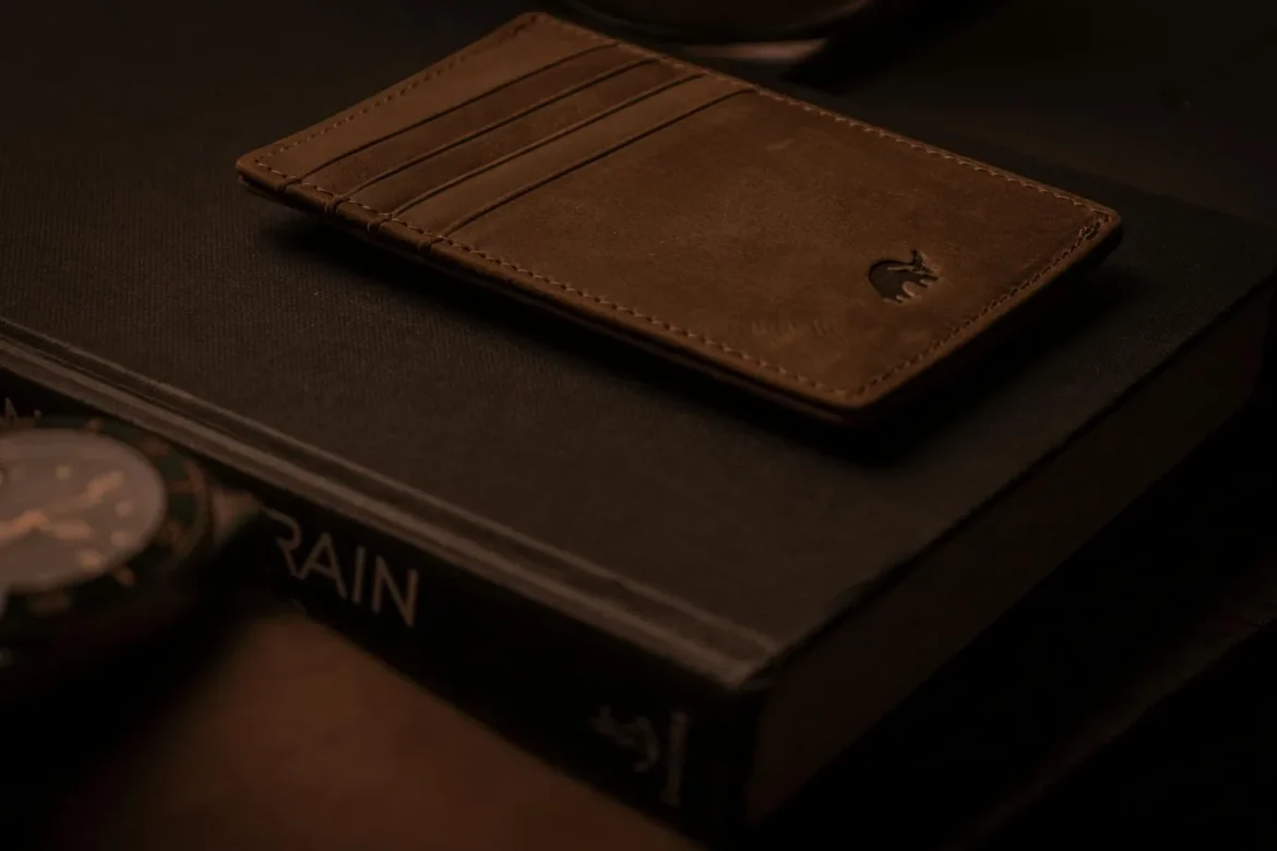 Brown Leather Wallets for Men: A Buyer’s Guide - brown leather wallets for men