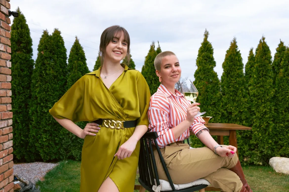 Emerald Green Dresses for Women: Buying Guide - emerald green dresses for women