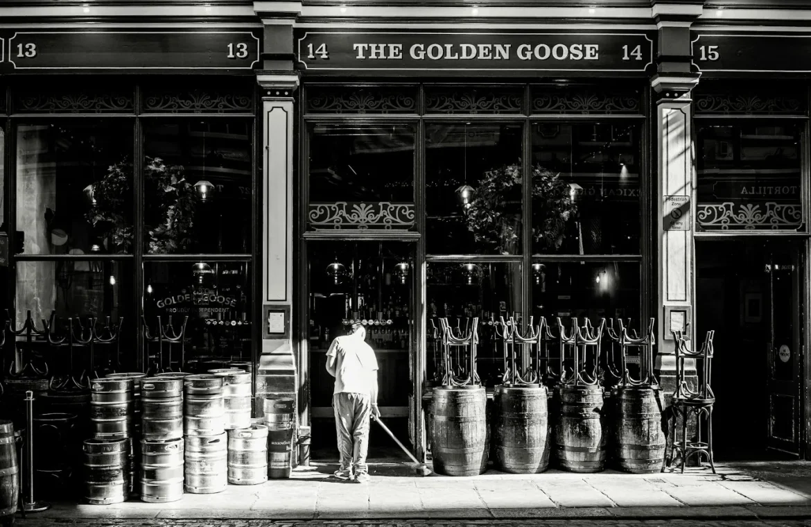 Golden Goose Sneakers: Buyer's Guide - golden goose sneakers