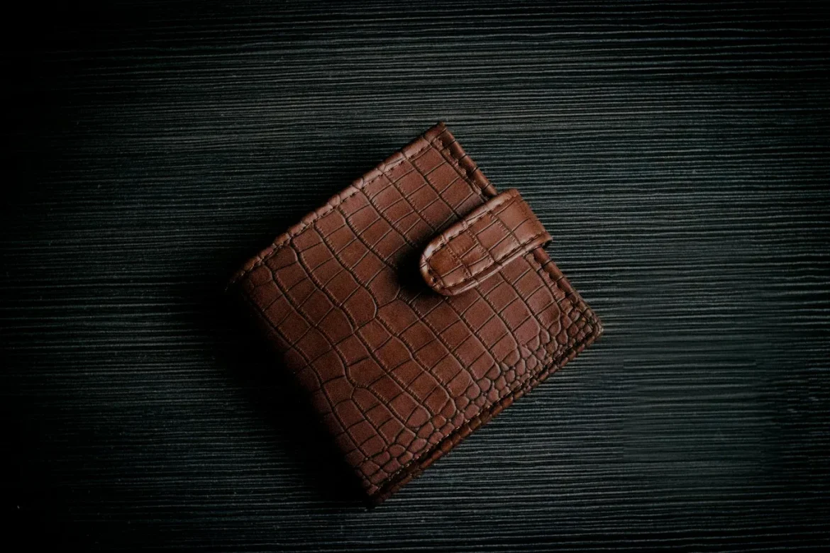 Leather Chain Wallets for Men: Buying Guide - leather chain wallets for men