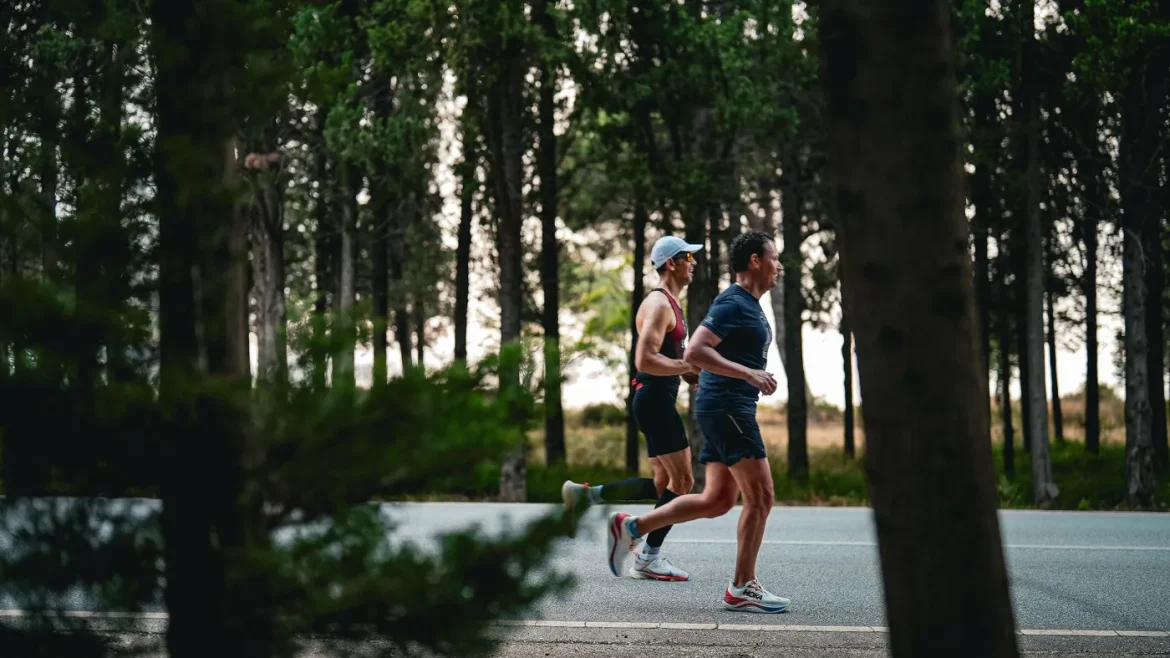 Men’s Red Running Shoes: How to Choose - mens red running shoes