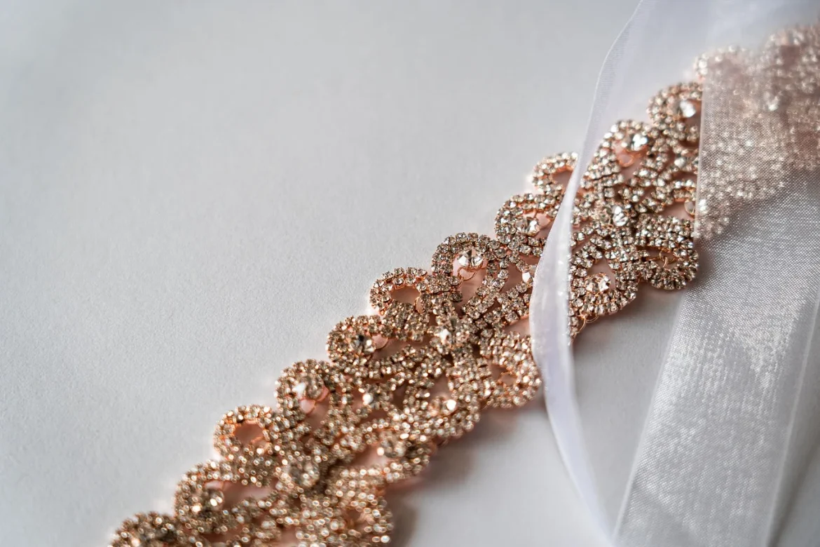 How to Choose a Rose Gold Necklace - rose gold necklace