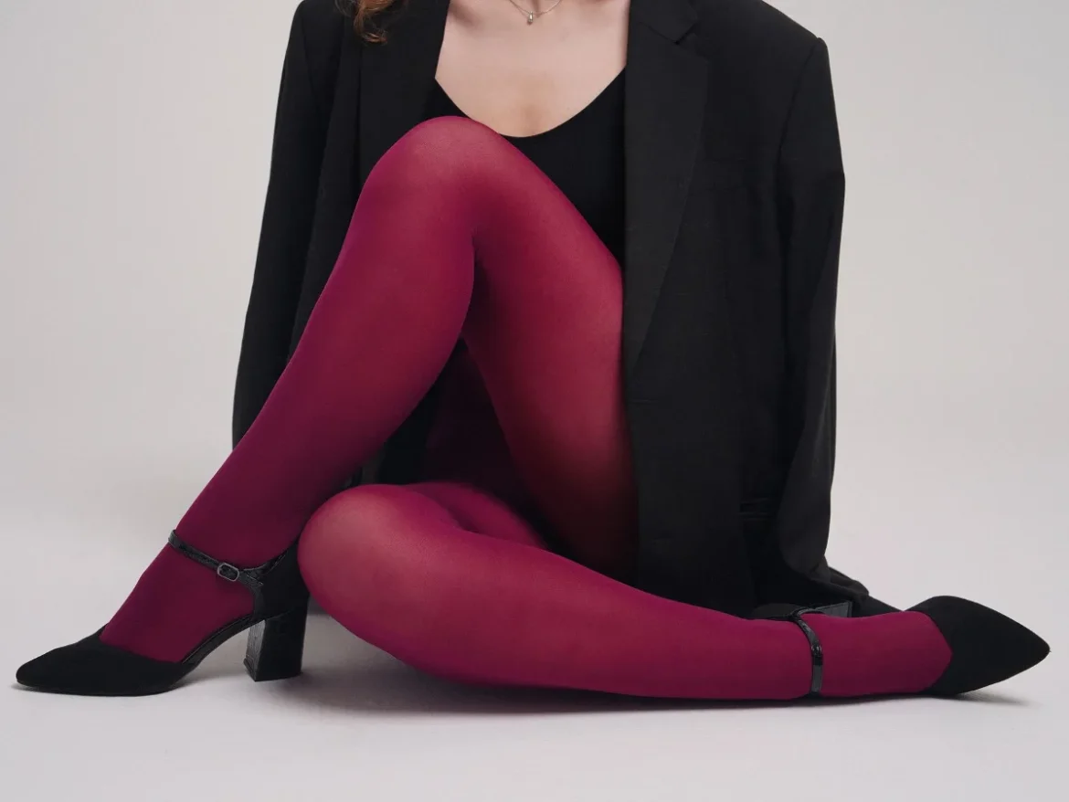 Tights vs Leggings: What’s the Difference? - tights vs leggings