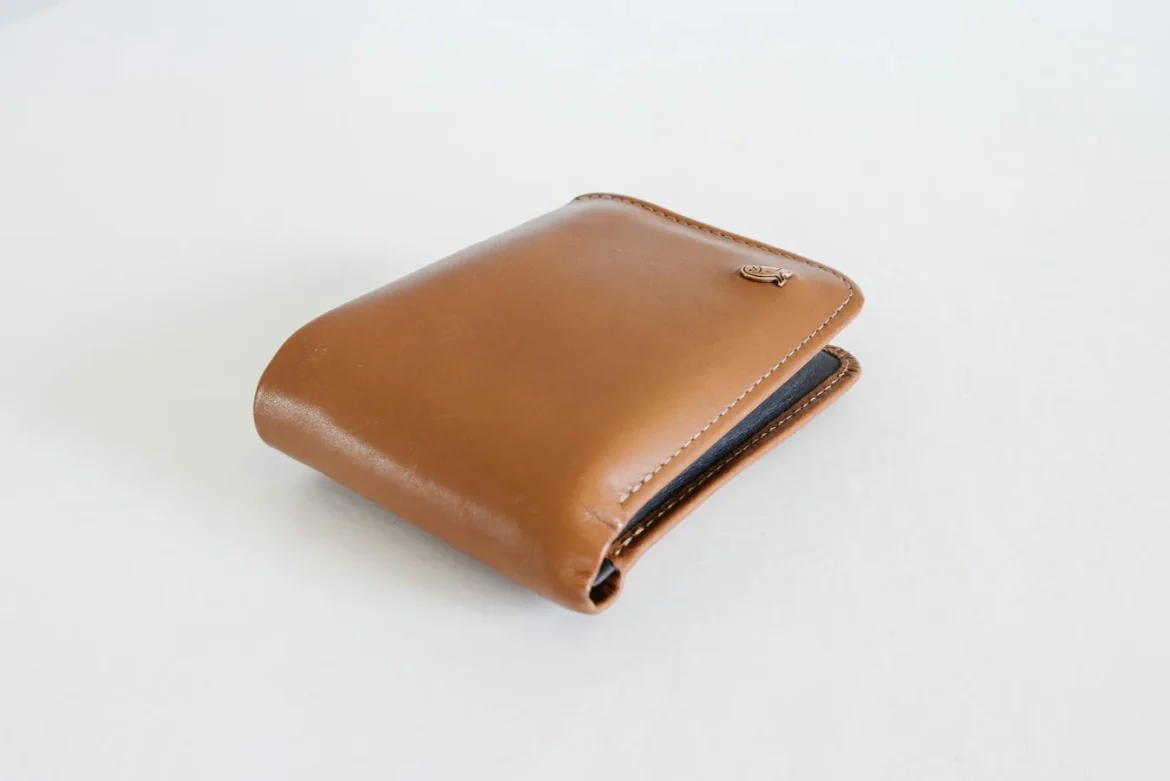 Best Wallets for Men With Airtag - wallets for men with airtag